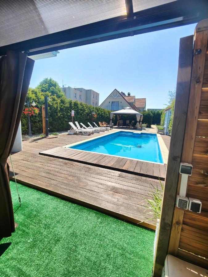 Dom Przy Basenie Puck Exterior foto