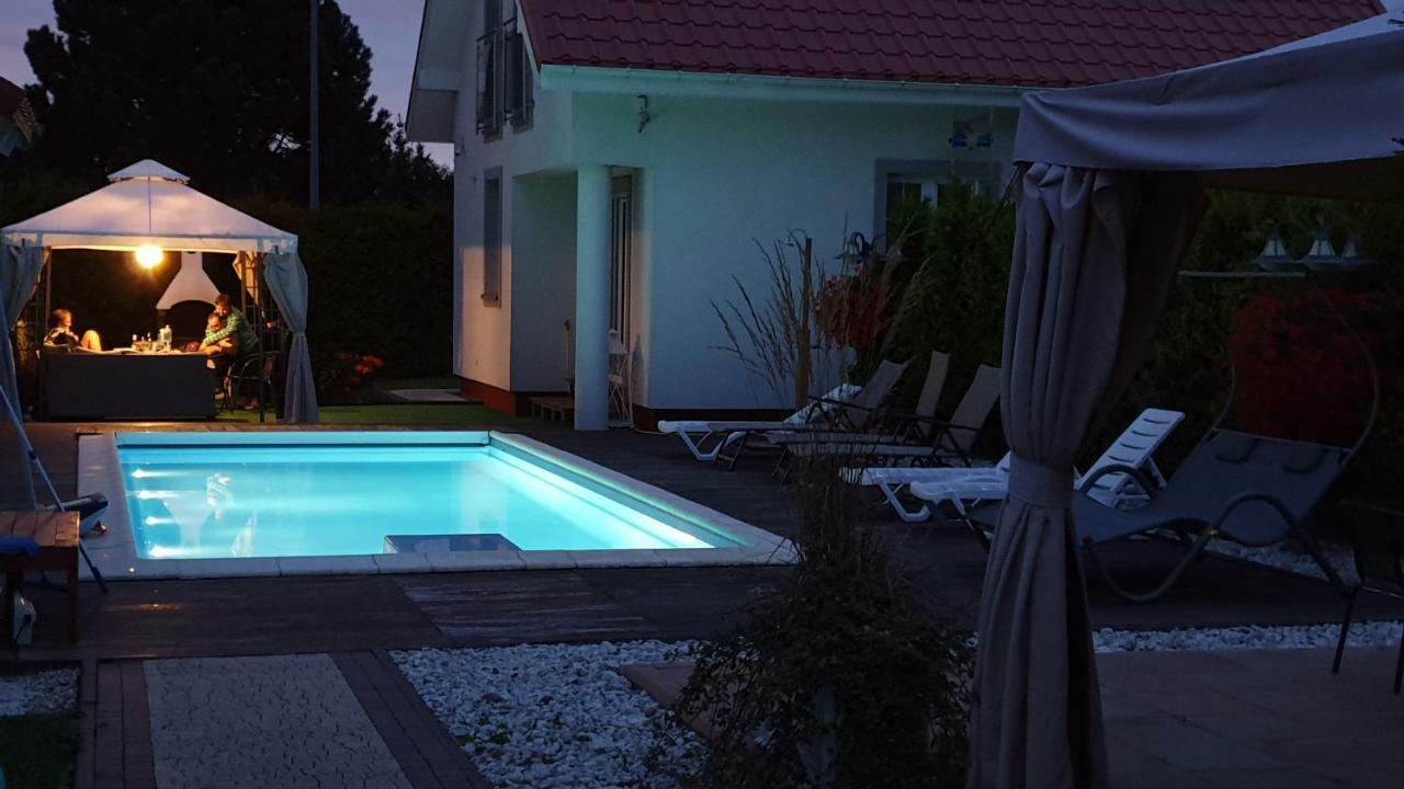 Dom Przy Basenie Puck Exterior foto